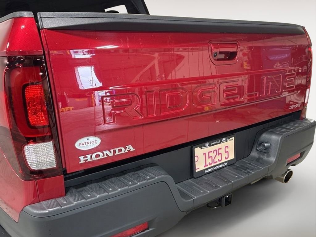 Used 2024 Honda Ridgeline Sport image 11