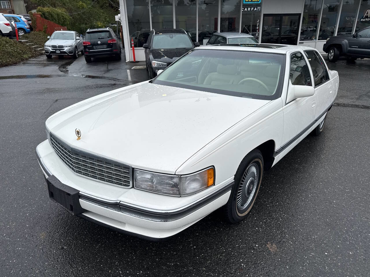 Used 1995 Cadillac De Ville Sedan image 1