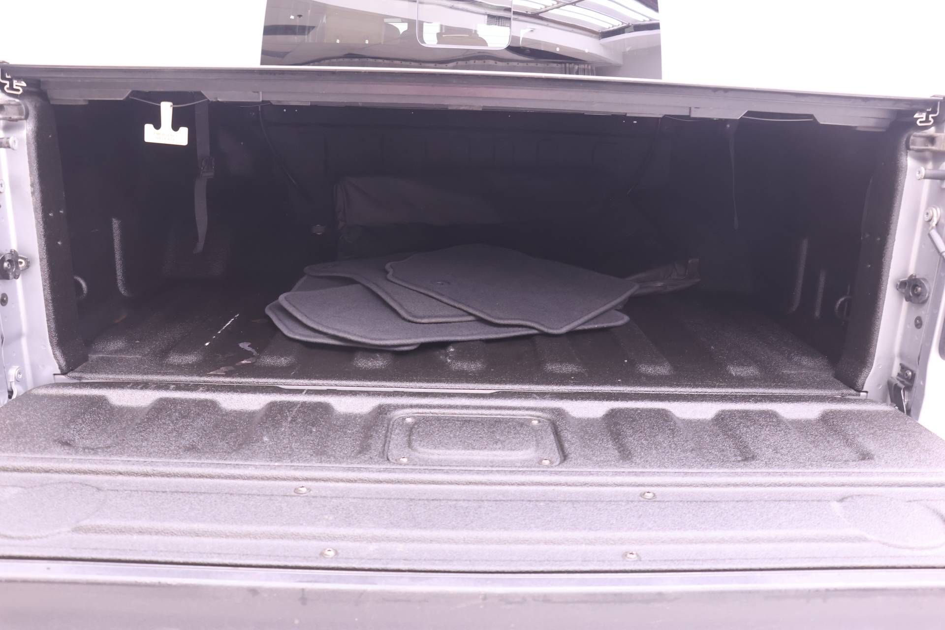 Used 2020 Jeep Gladiator Overland AWD/4WD image 16