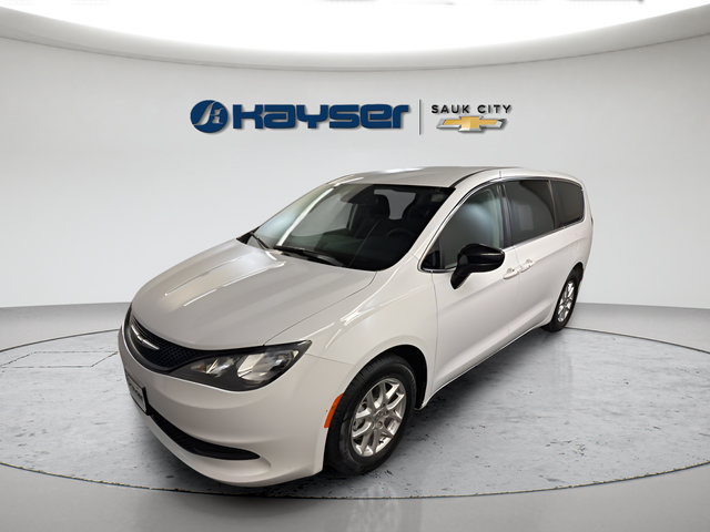 Used 2024 Chrysler Voyager LX FWD image 3