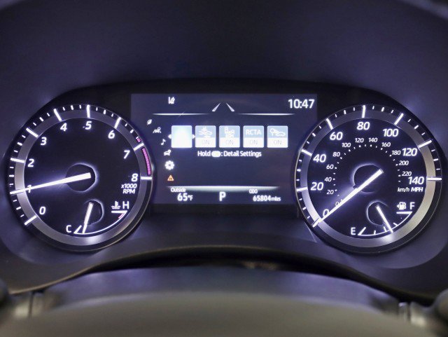 Used 2020 Toyota Highlander XLE AWD/4WD image 16
