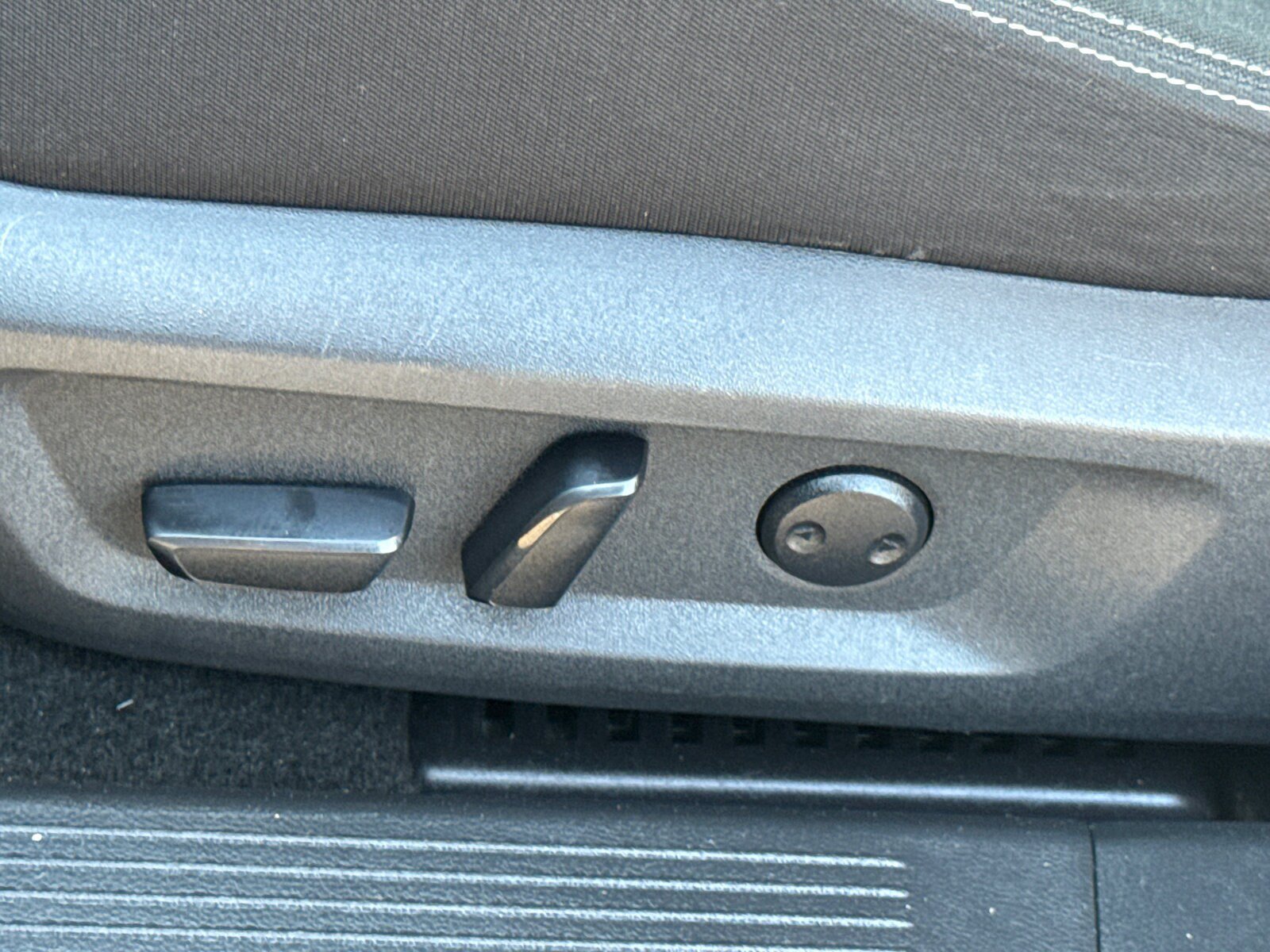 Used 2022 Nissan Rogue SV FWD image 10