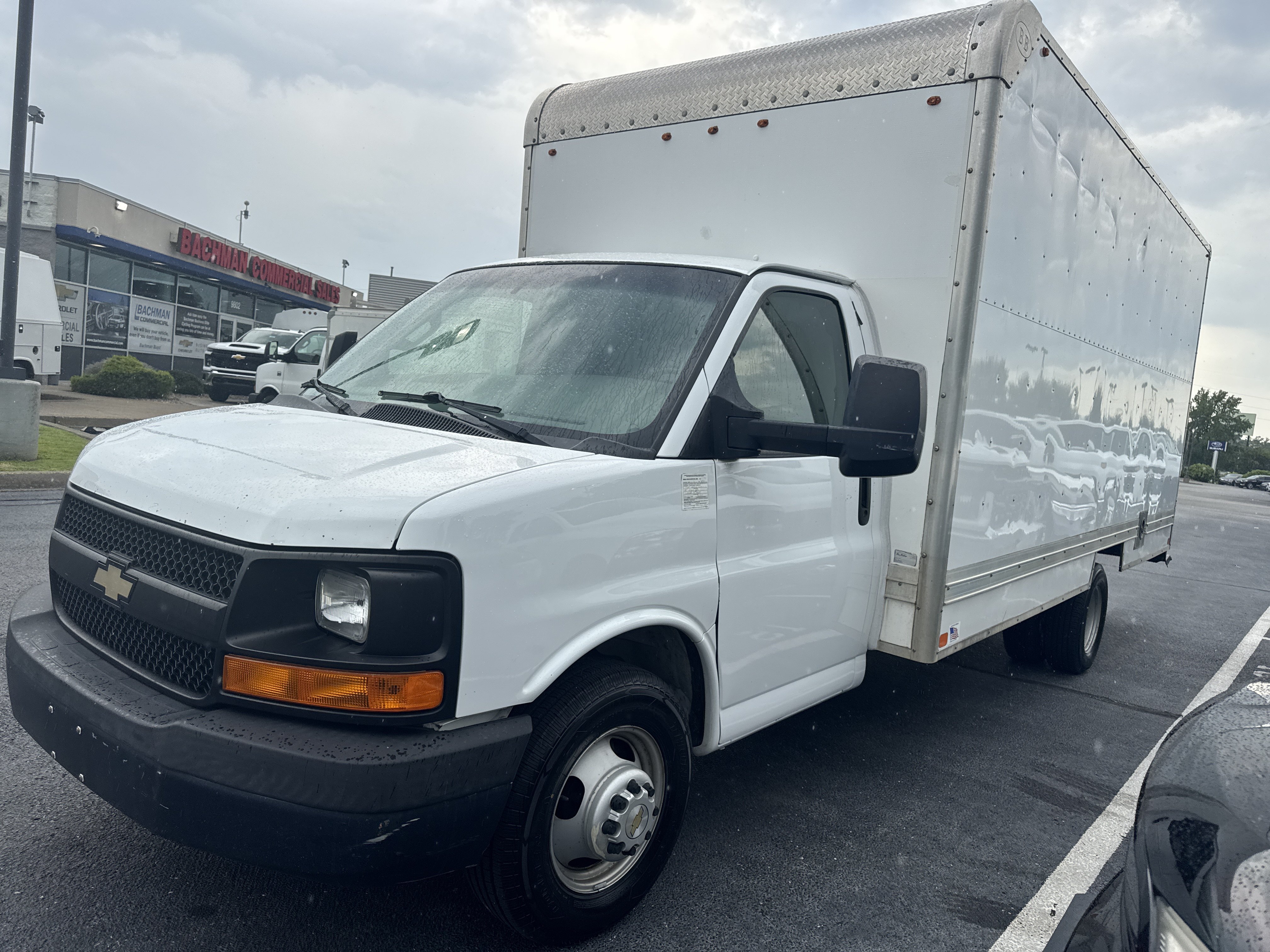 Used 2017 Chevrolet Express 3500 Extended RWD image 11