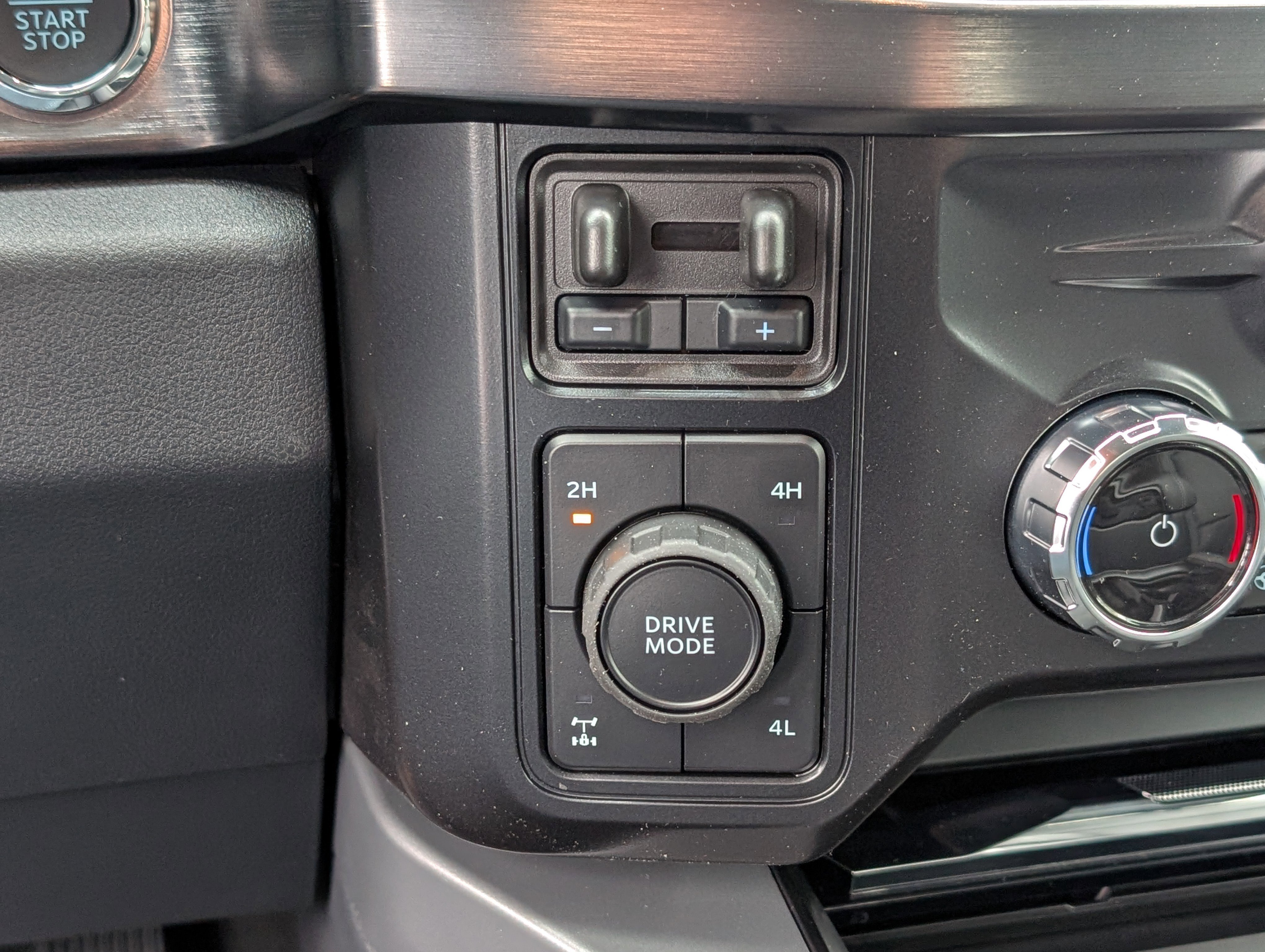 New 2026 Ford F250 Lariat w/ Lariat Ultimate Package image 24