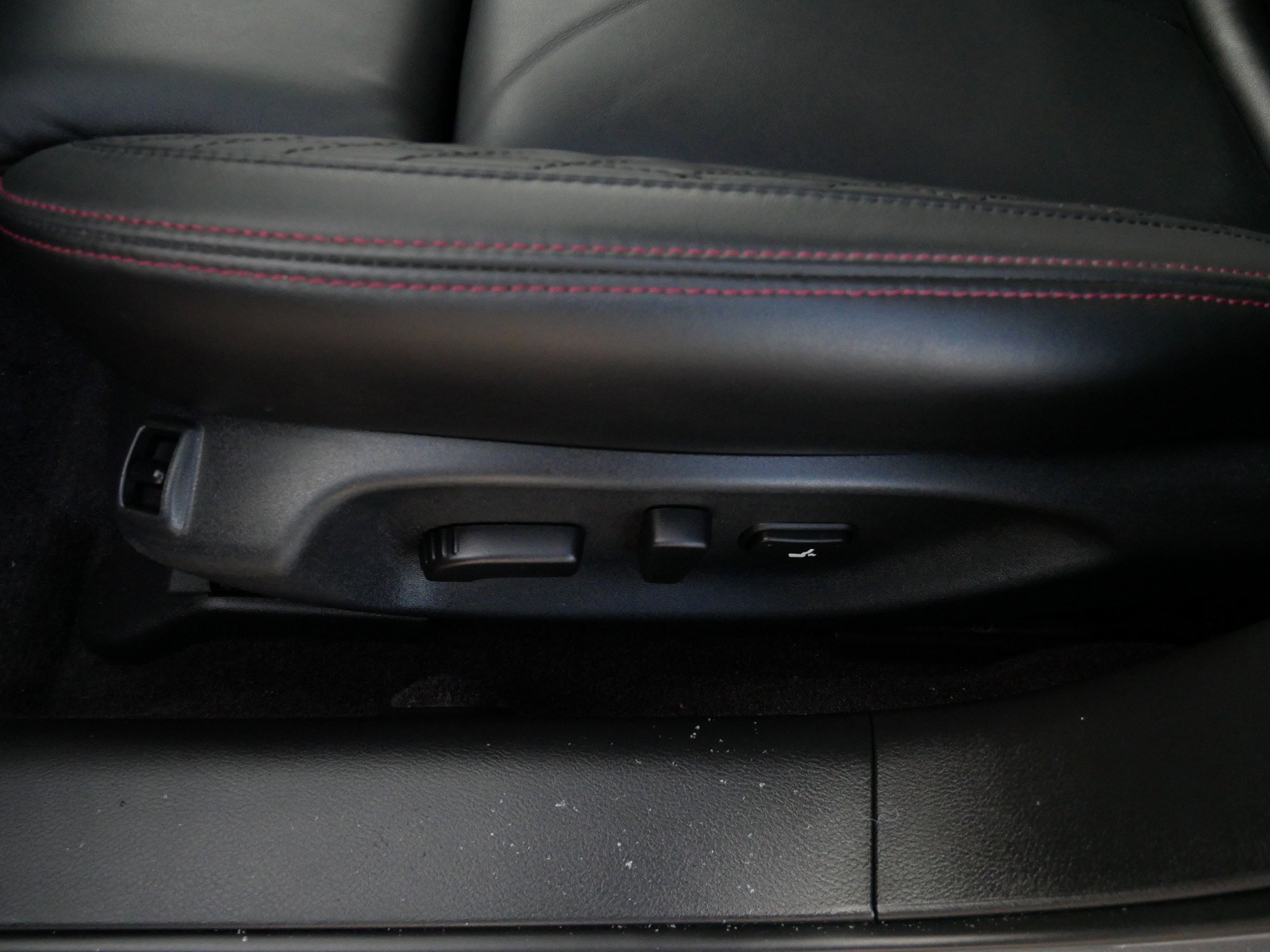 Used 2023 INFINITI Q50 Red Sport 400 w/ Carbon Fiber Package image 20