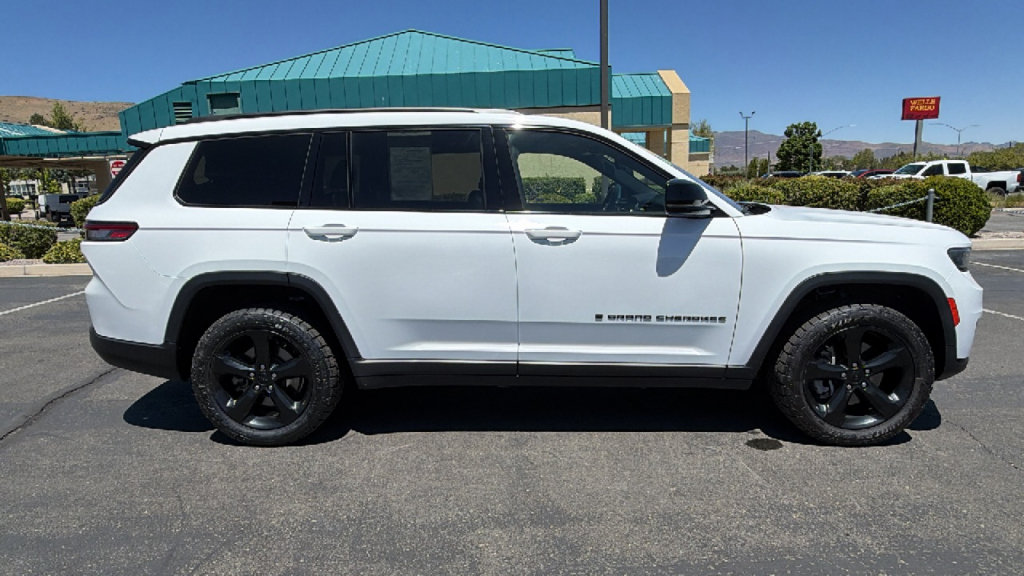 Used 2021 Jeep Grand Cherokee L Laredo AWD/4WD video 2