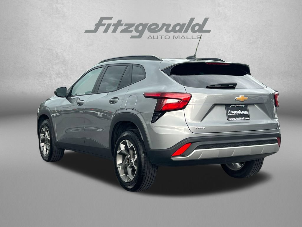 Used 2025 Chevrolet Trax LT w/ LT Convenience Package FWD image 10