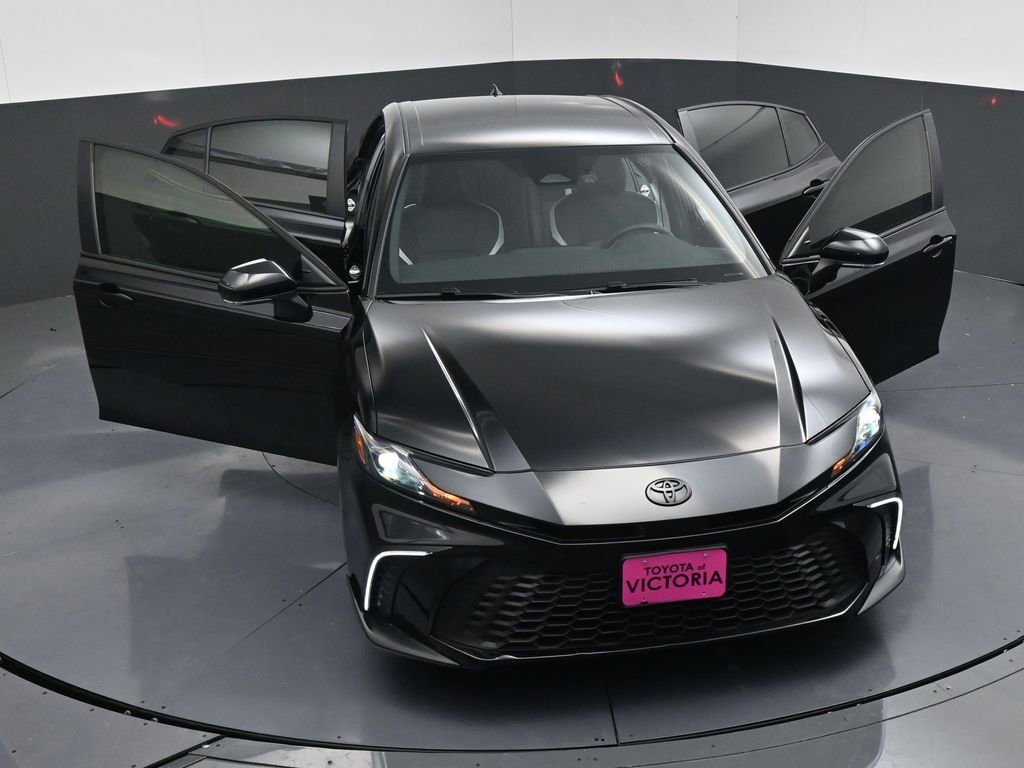 Used 2025 Toyota Camry SE image 22