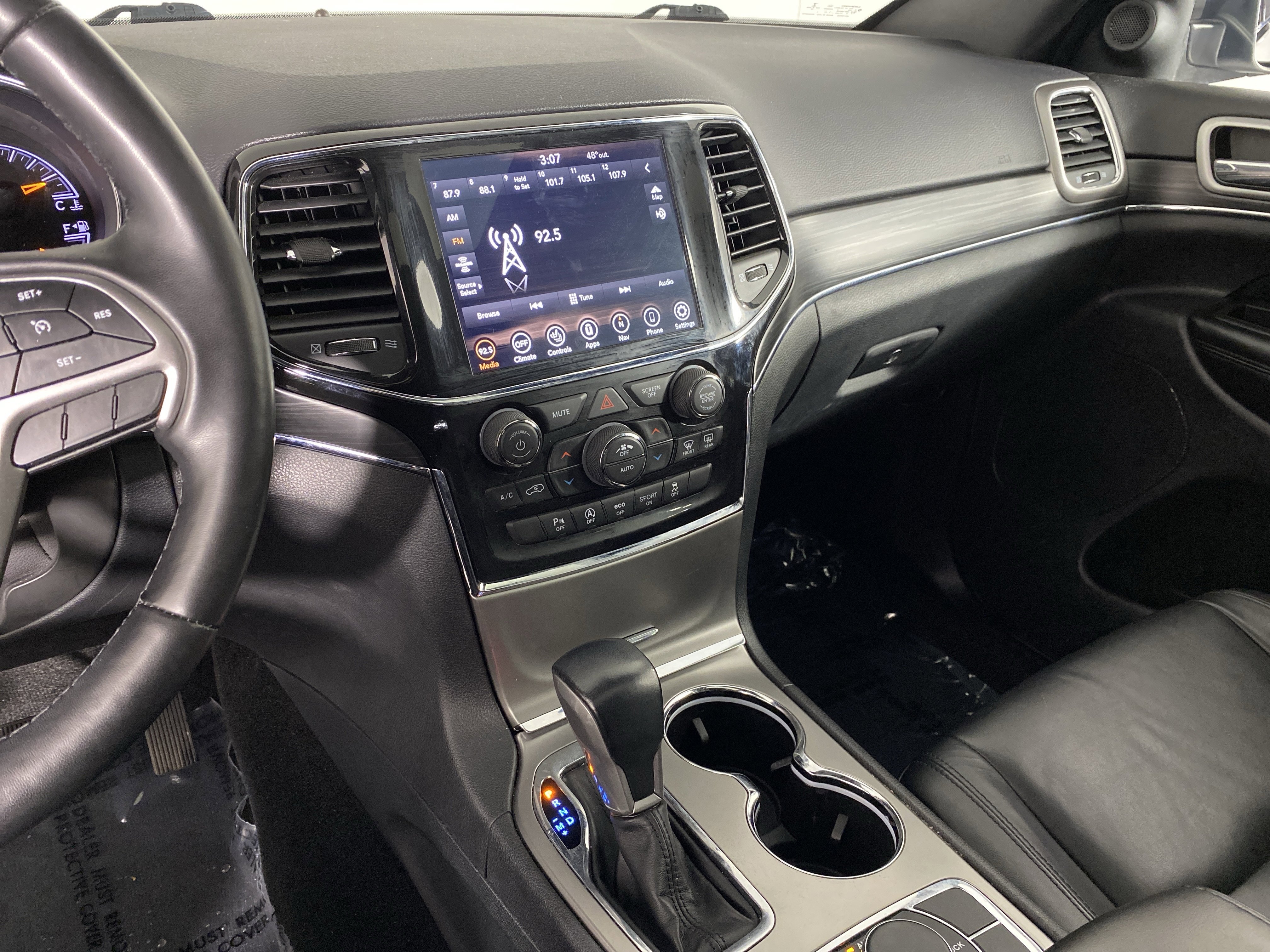 Used 2022 Jeep Grand Cherokee Limited image 30