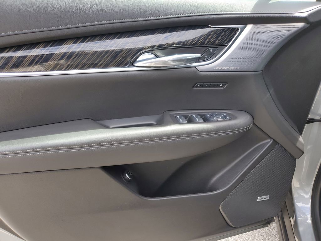 Used 2023 Cadillac XT6 Premium Luxury image 18