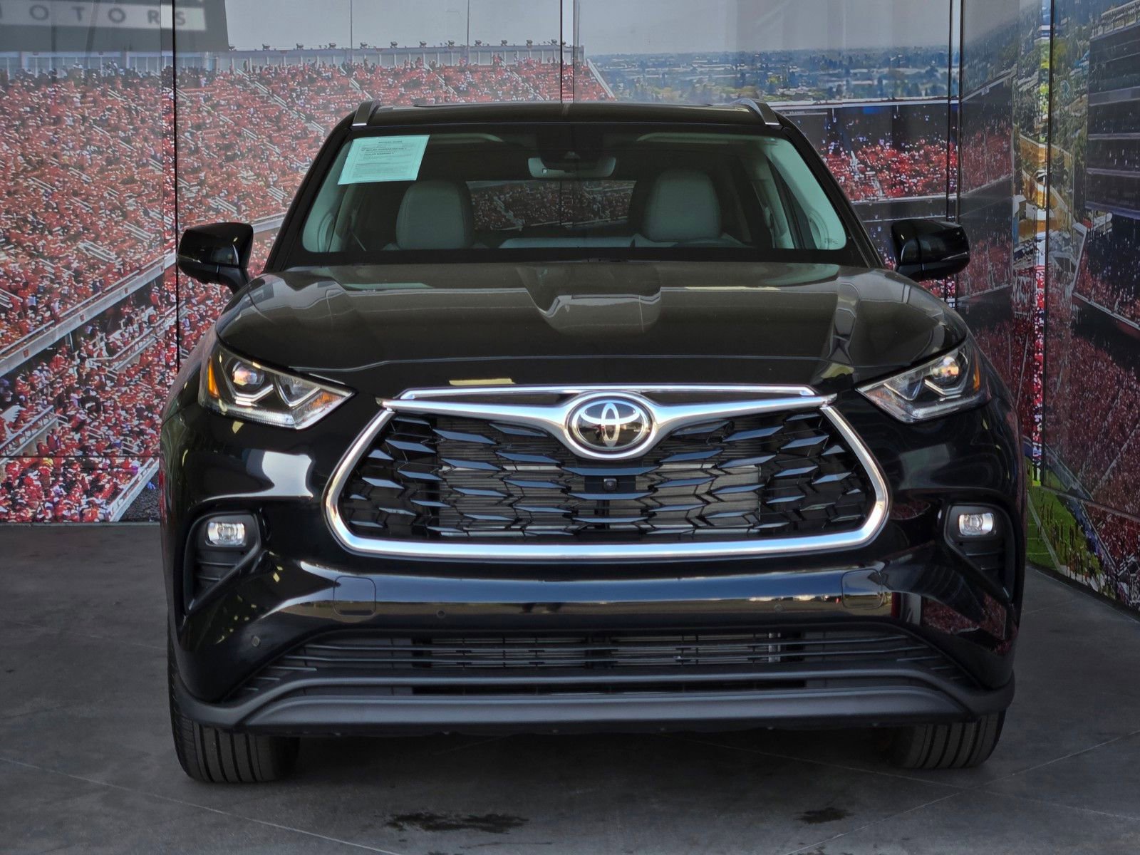Certified 2026 Toyota Highlander Limited AWD/4WD image 3