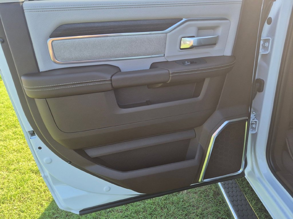 New 2026 RAM 3500 Laramie AWD/4WD image 25