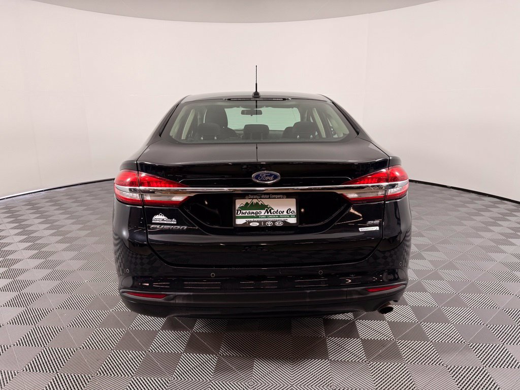 Used 2018 Ford Fusion SE w/ Fusion SE Technology Package FWD image 10