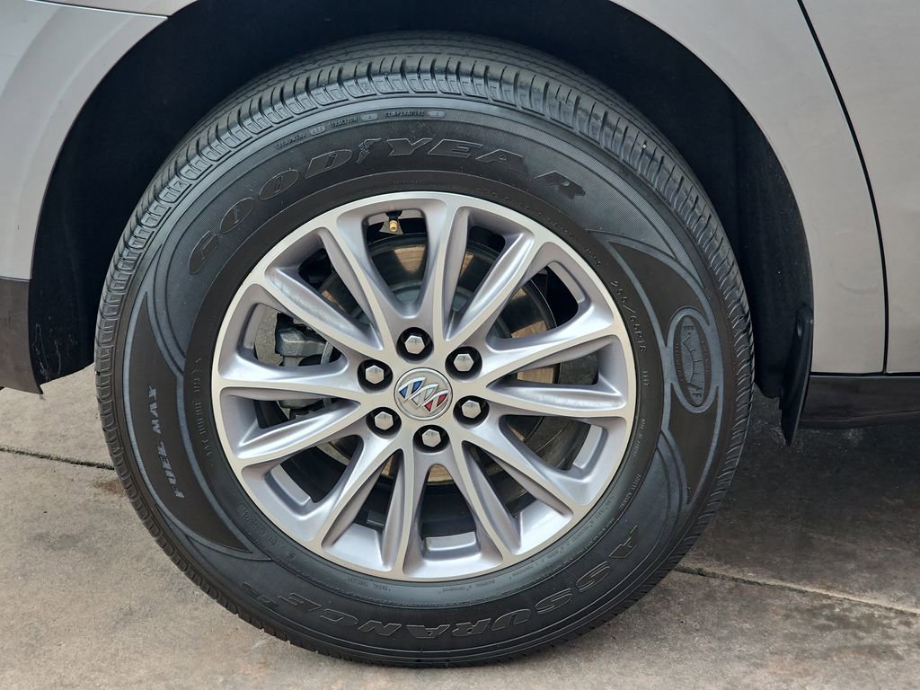 Used 2024 Buick Enclave Premium image 39