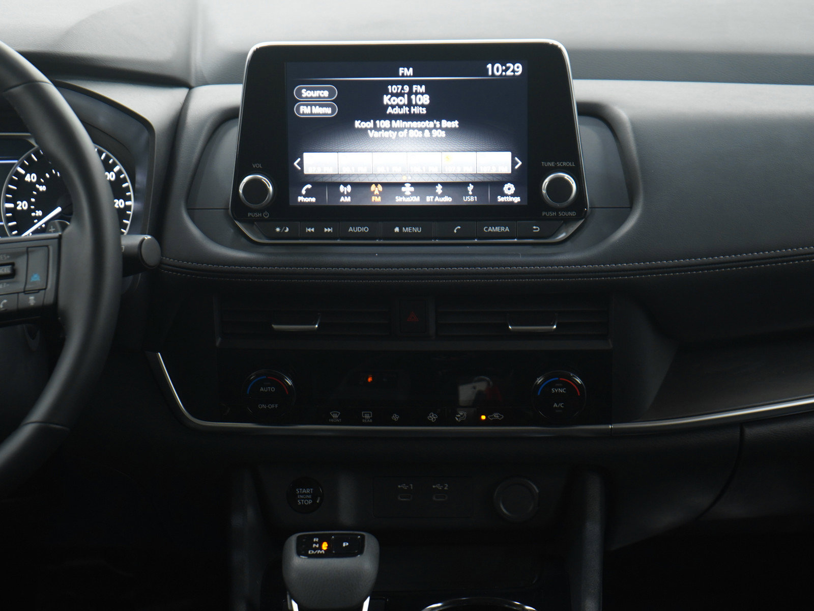 Used 2025 Nissan Rogue SV image 17