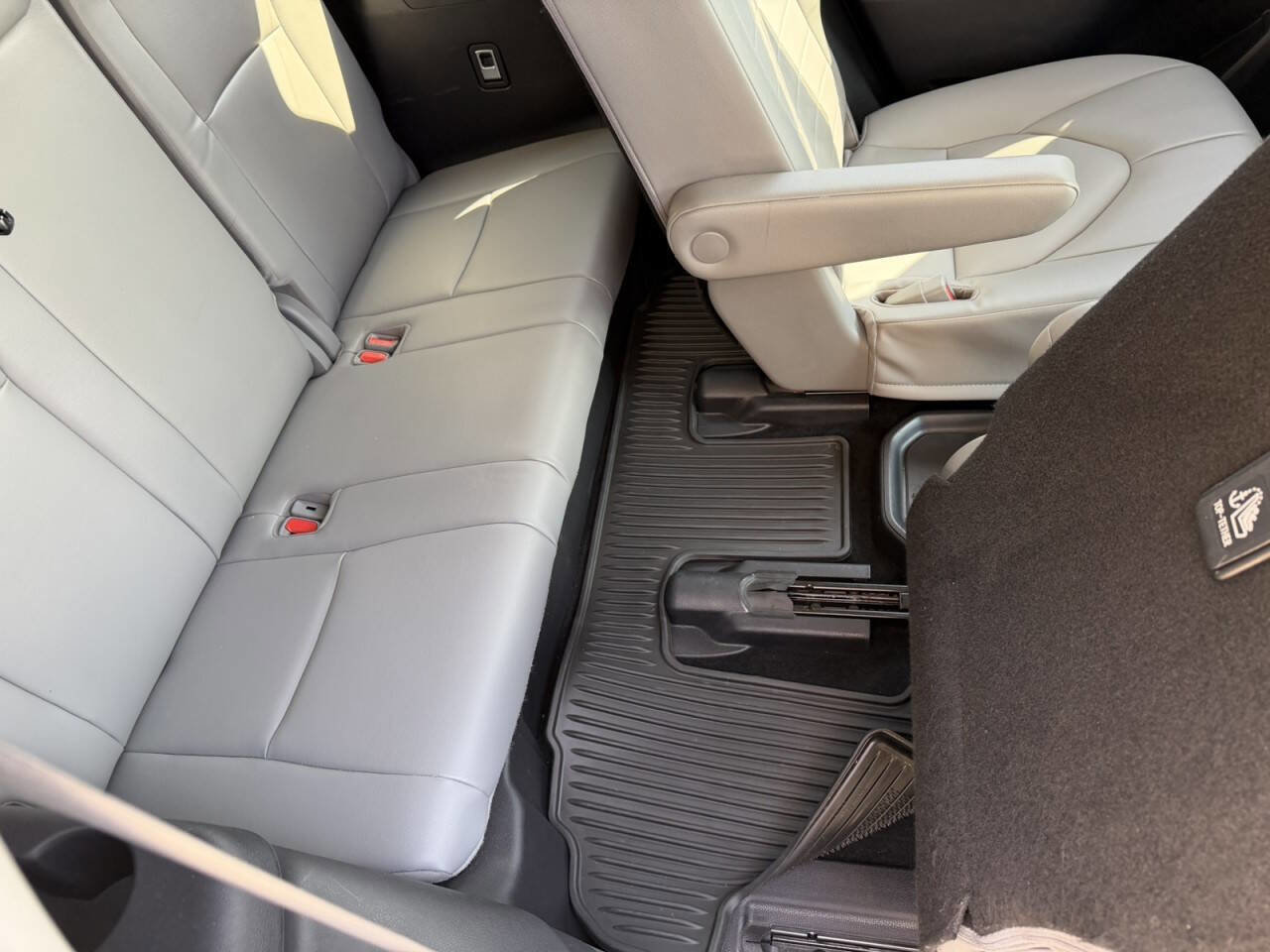 Used 2022 Toyota Highlander XLE image 14