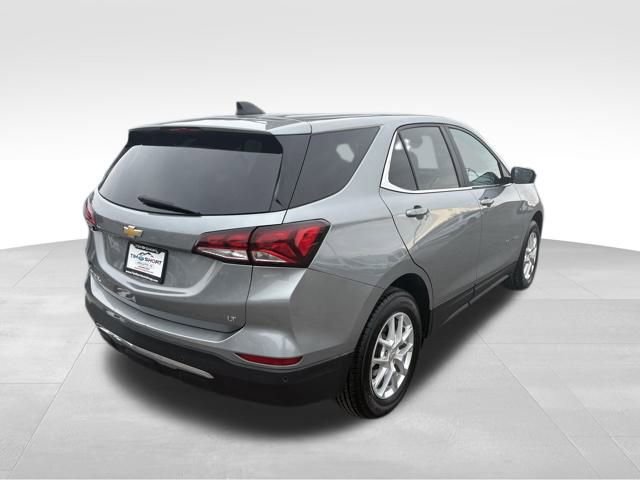 Used 2024 Chevrolet Equinox LT image 2