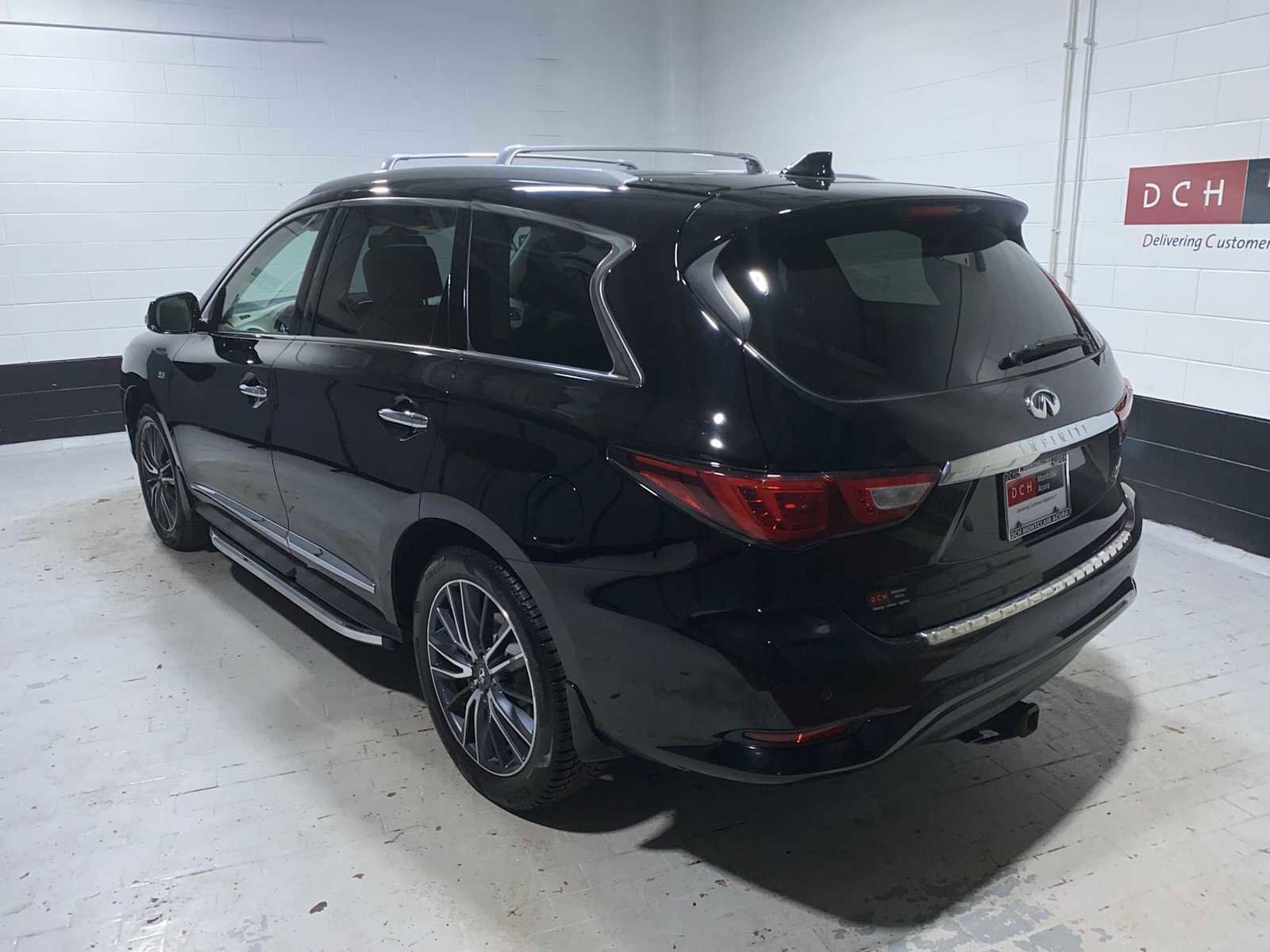Used 2017 INFINITI QX60 FWD w/ Deluxe Technology Package image 4