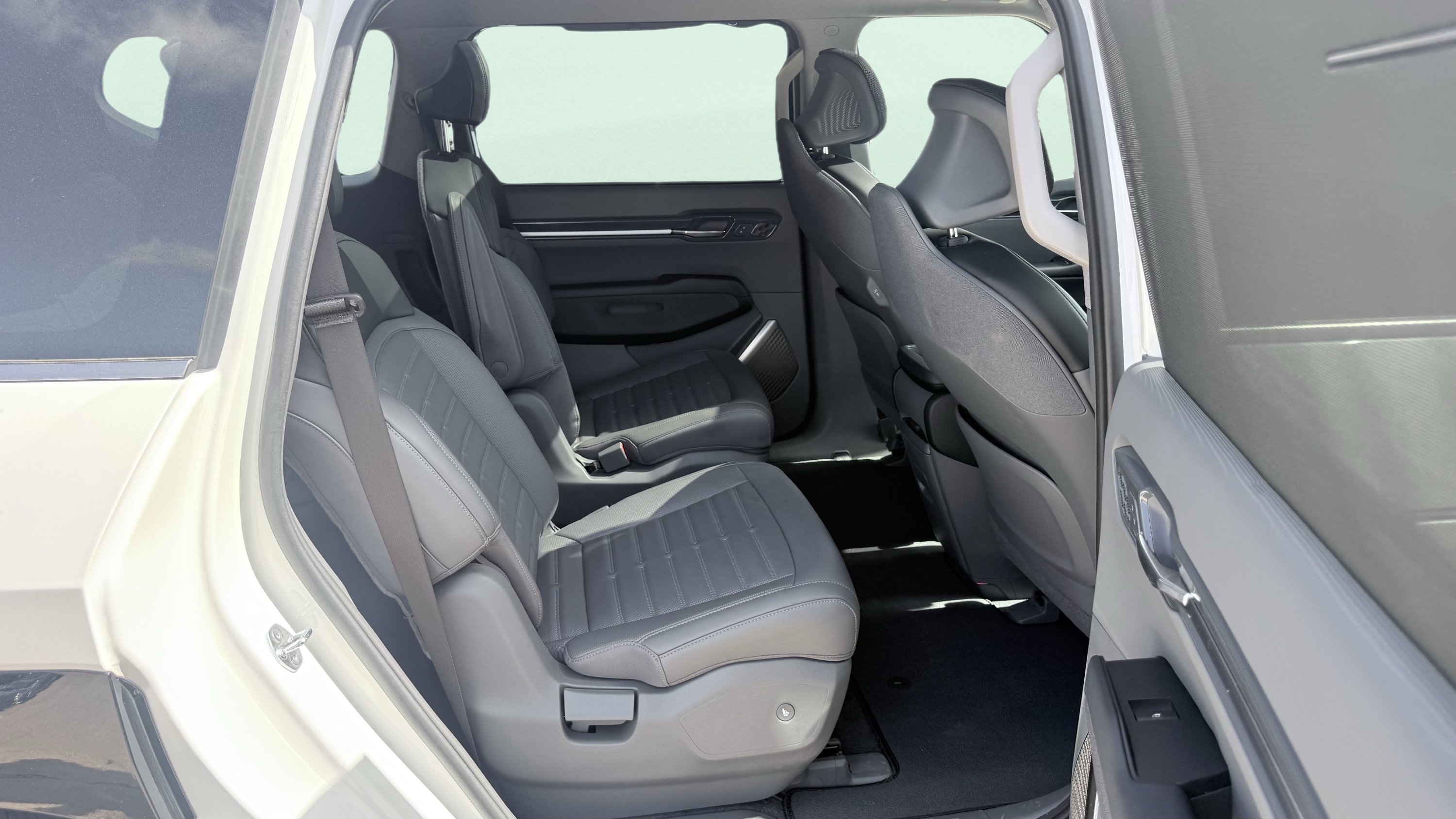 Used 2024 Kia EV9 Land AWD/4WD image 47