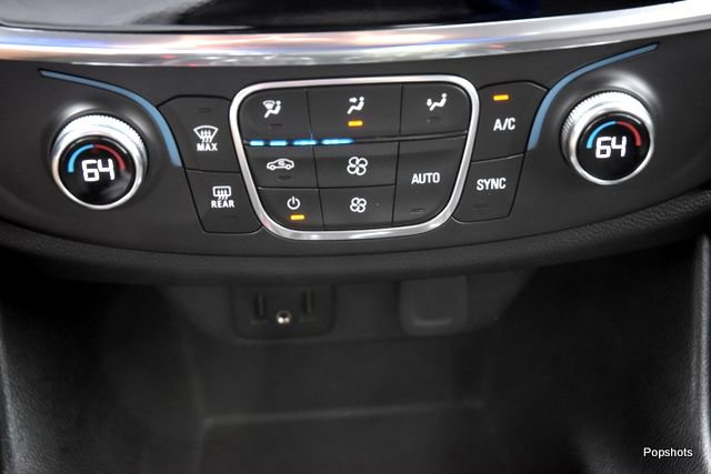 Used 2020 Chevrolet Traverse LT FWD image 19