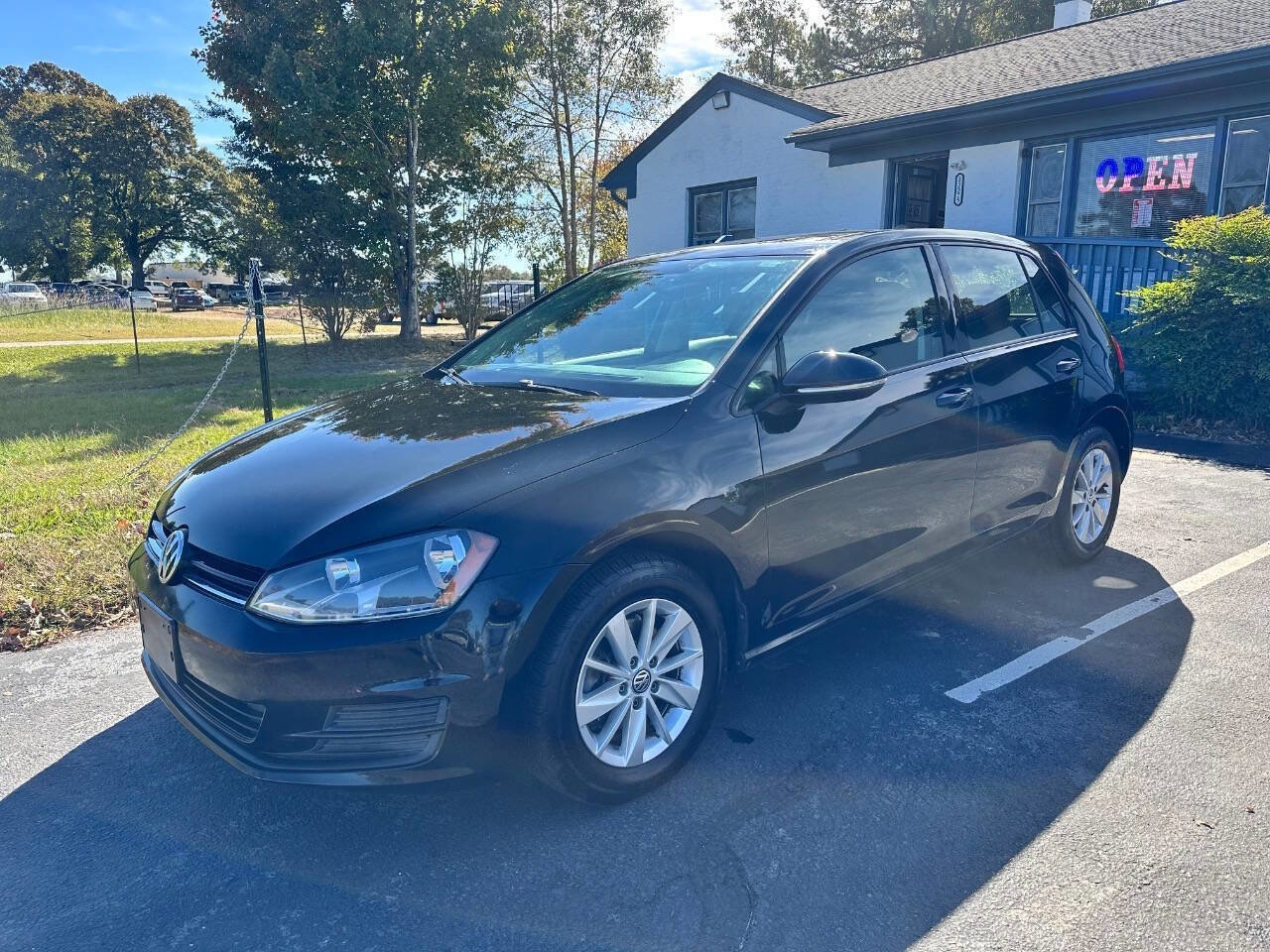Used 2015 Volkswagen Golf S image 4