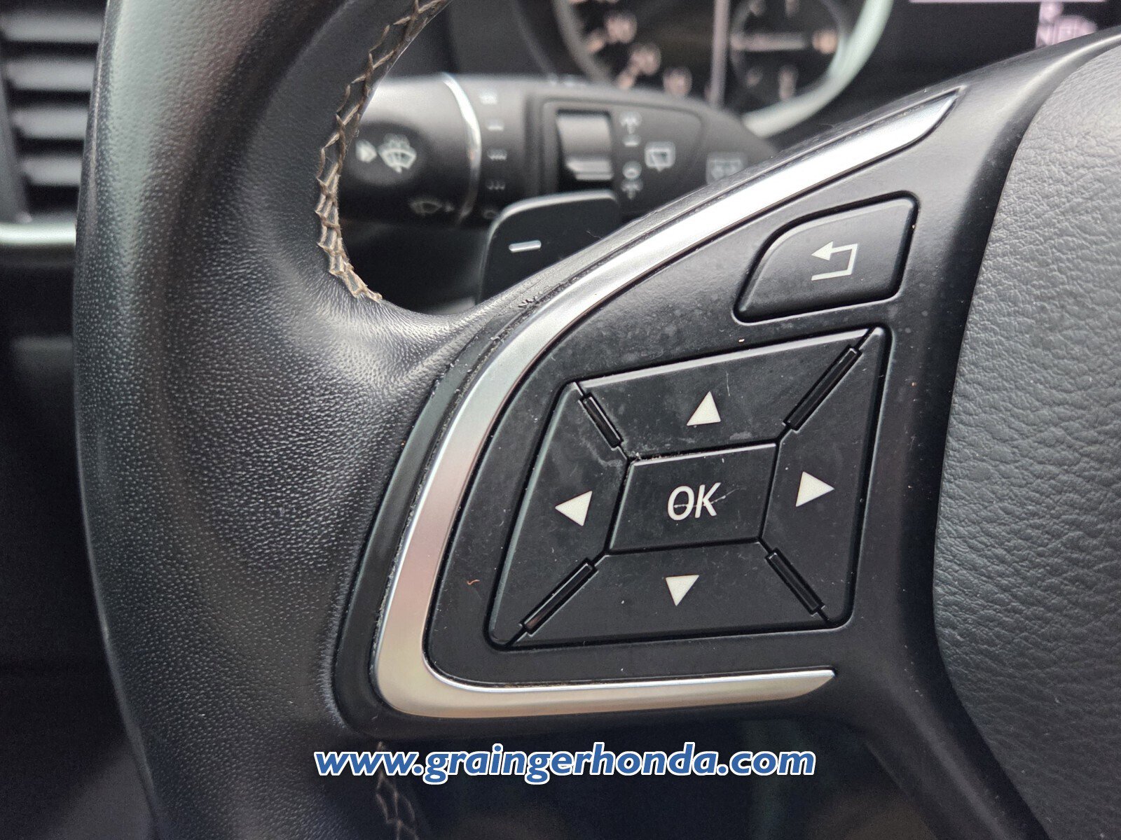 Used 2018 INFINITI QX30 image 23