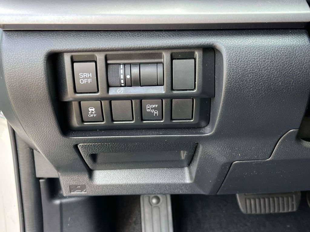 Used 2019 Subaru Crosstrek 2.0i Limited w/ Moonroof Package w/Navigation AWD/4WD image 18