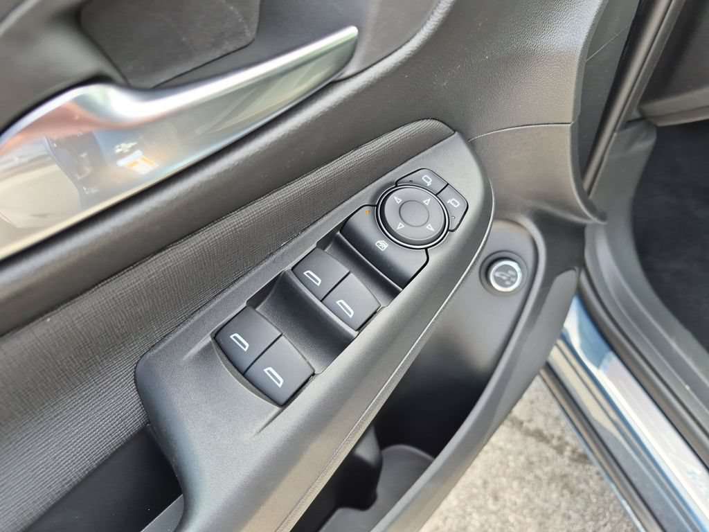 New 2026 Buick Envista Sport Touring FWD image 17