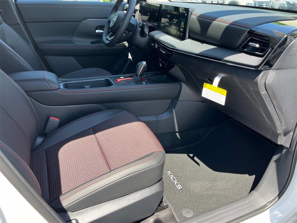 New 2025 Nissan Kicks SR image 22