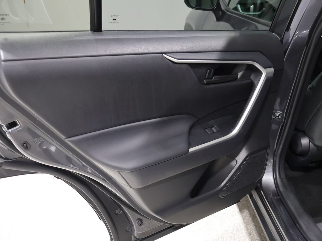 Used 2025 Toyota RAV4 LE AWD/4WD image 19