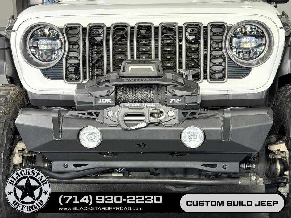 Used 2025 Jeep Wrangler Unlimited Rubicon AWD/4WD image 4