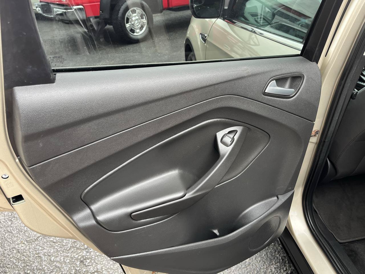 Used 2017 Ford Escape SE AWD/4WD image 26