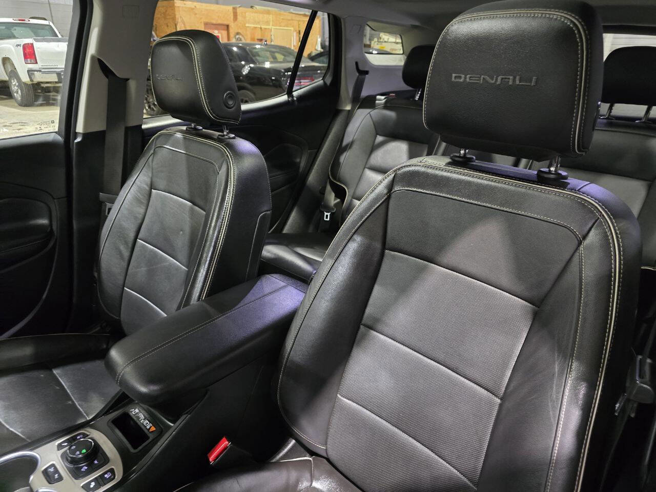 Used 2019 GMC Terrain Denali w/ Advanced Safety Package AWD/4WD image 37