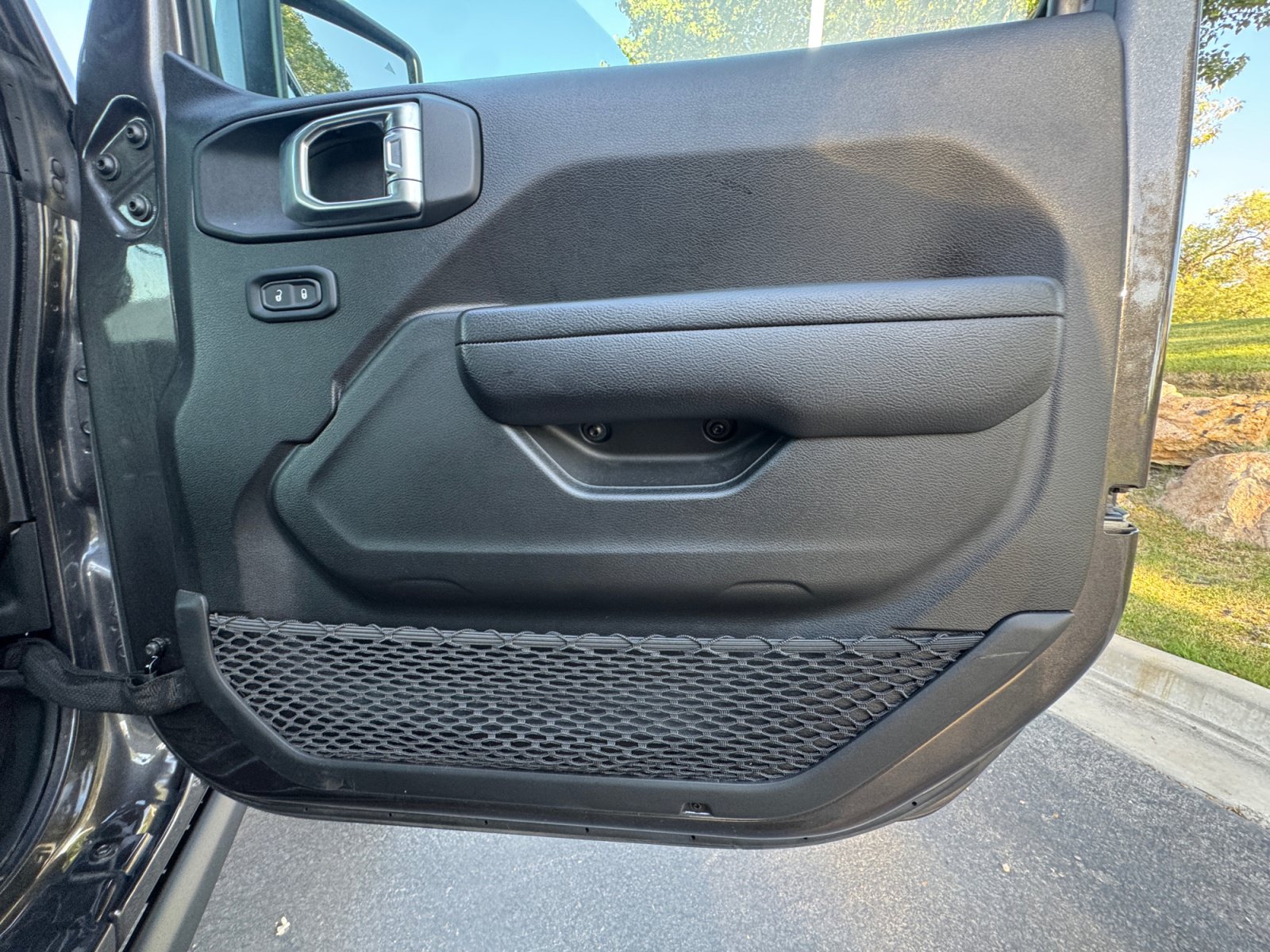 Used 2024 Jeep Wrangler Unlimited AWD/4WD image 31