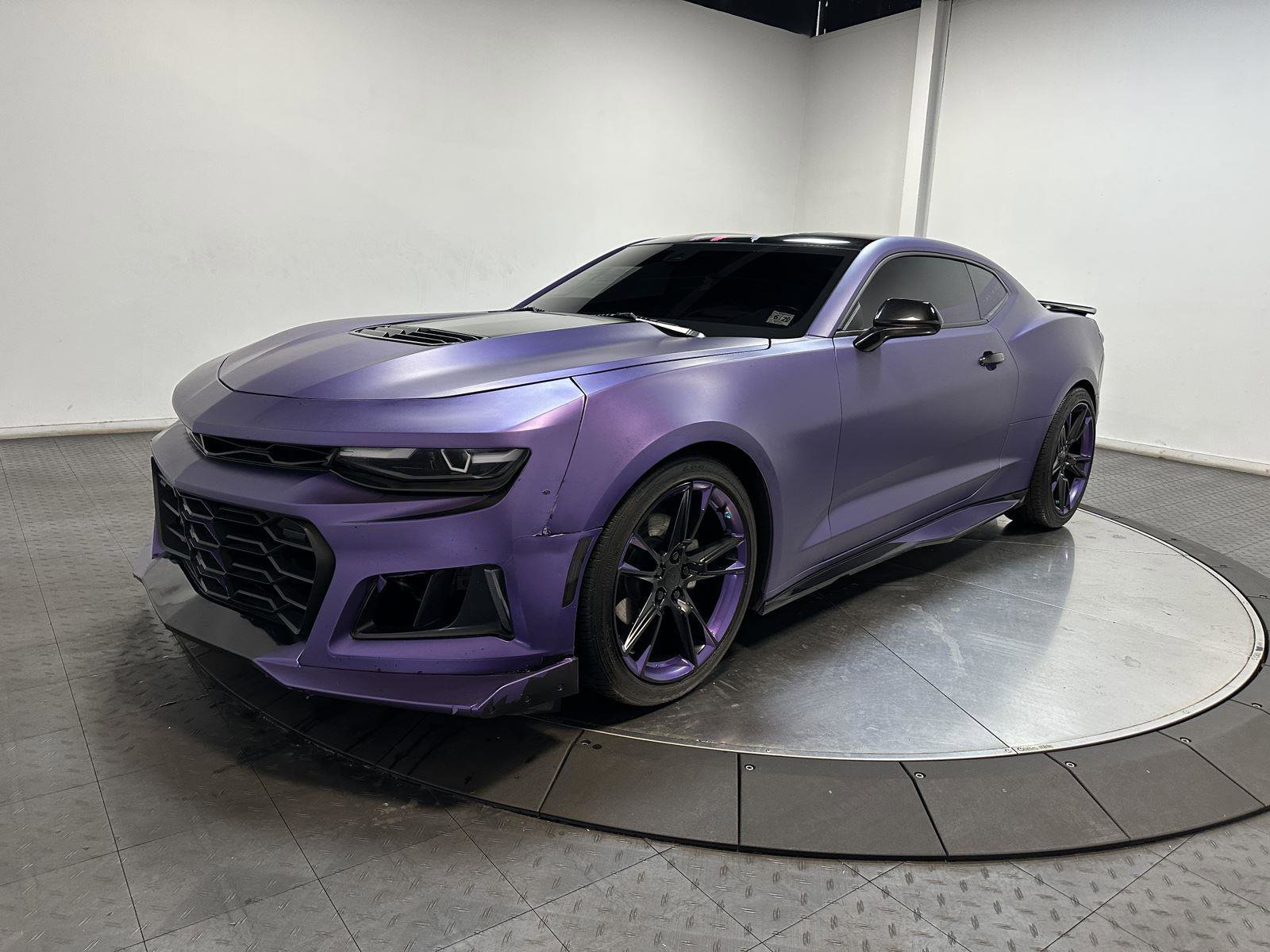 Used 2024 Chevrolet Camaro LT RWD image 1