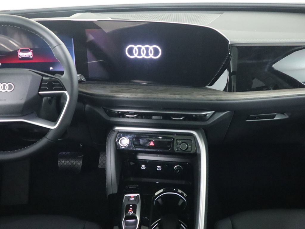 Used 2025 Audi Q5 Premium Plus w/ Premium Plus image 16