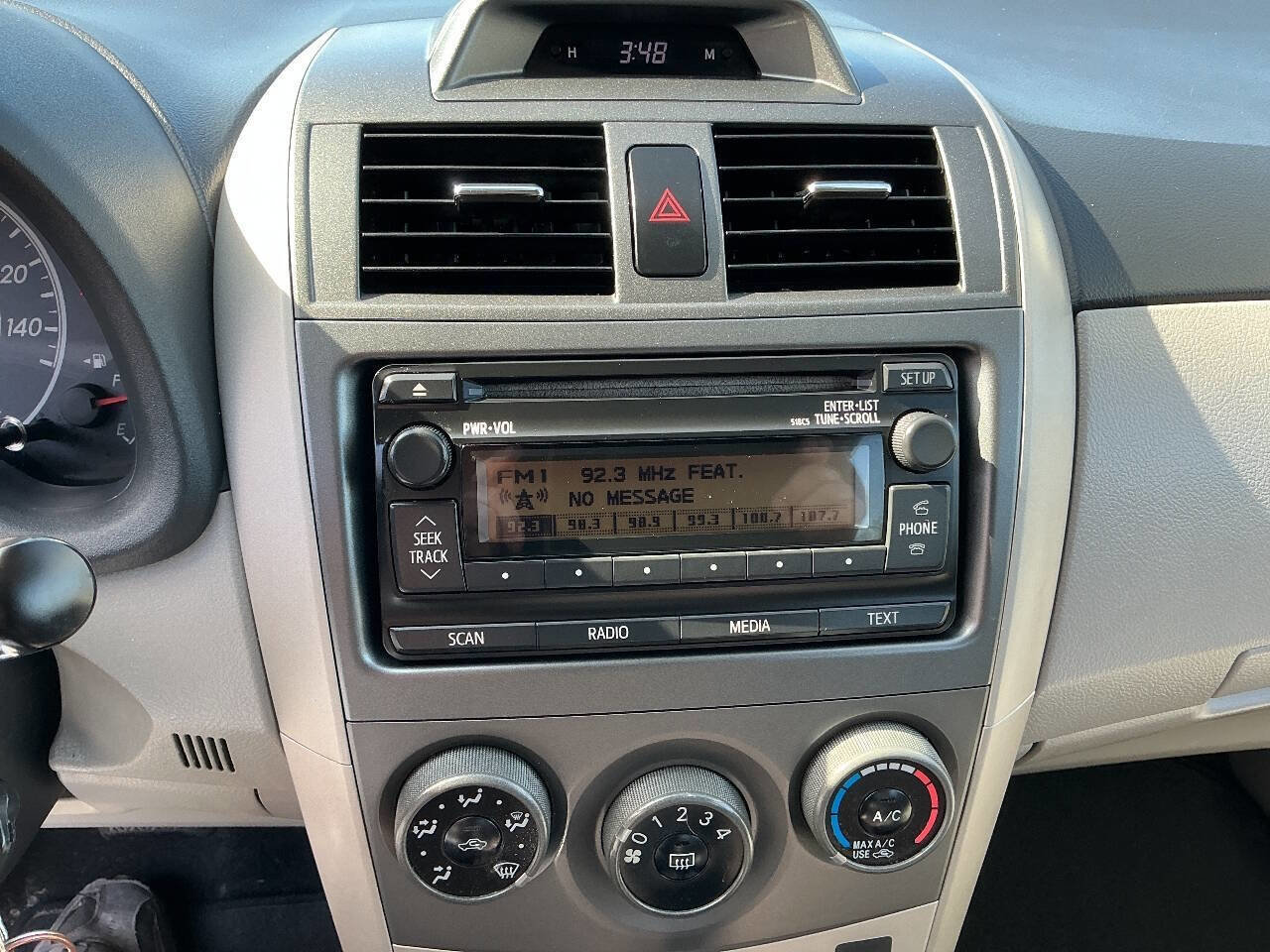 Used 2012 Toyota Corolla LE FWD image 32