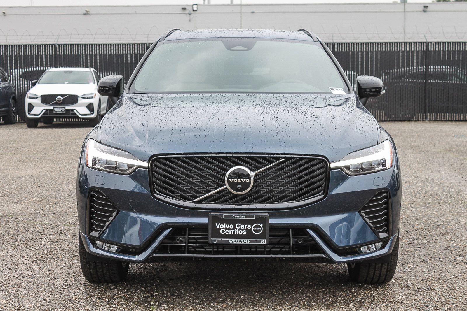 New 2026 Volvo XC60 B5 Plus w/ Climate Package PRO AWD/4WD image 2