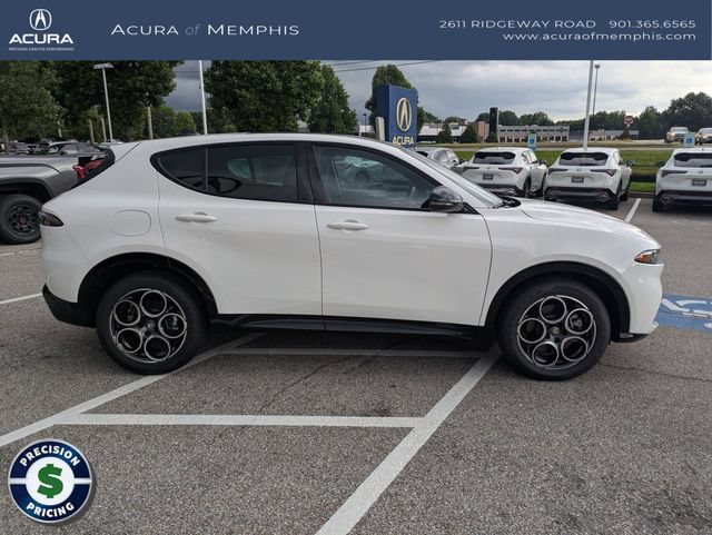Used 2025 Alfa Romeo Tonale w/ Premium Package AWD/4WD image 8