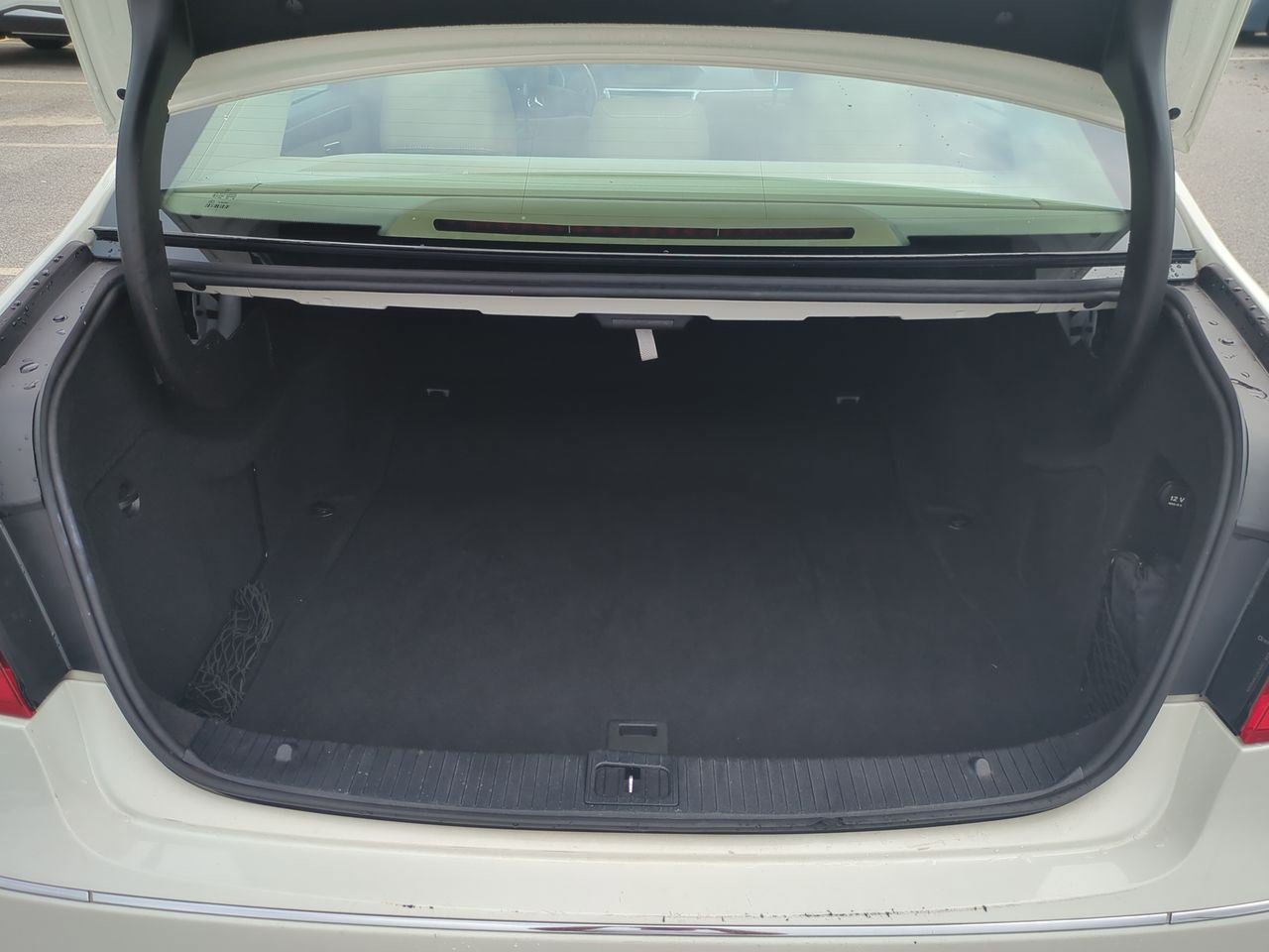 Used 2010 Mercedes-Benz E 350 Sedan image 33