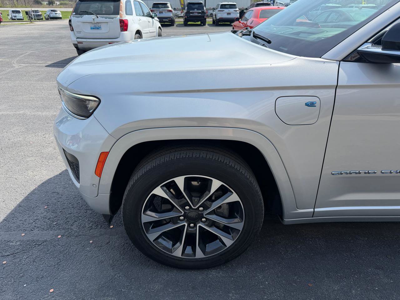 Used 2022 Jeep Grand Cherokee Overland w/ Advanced Protech Group III image 11