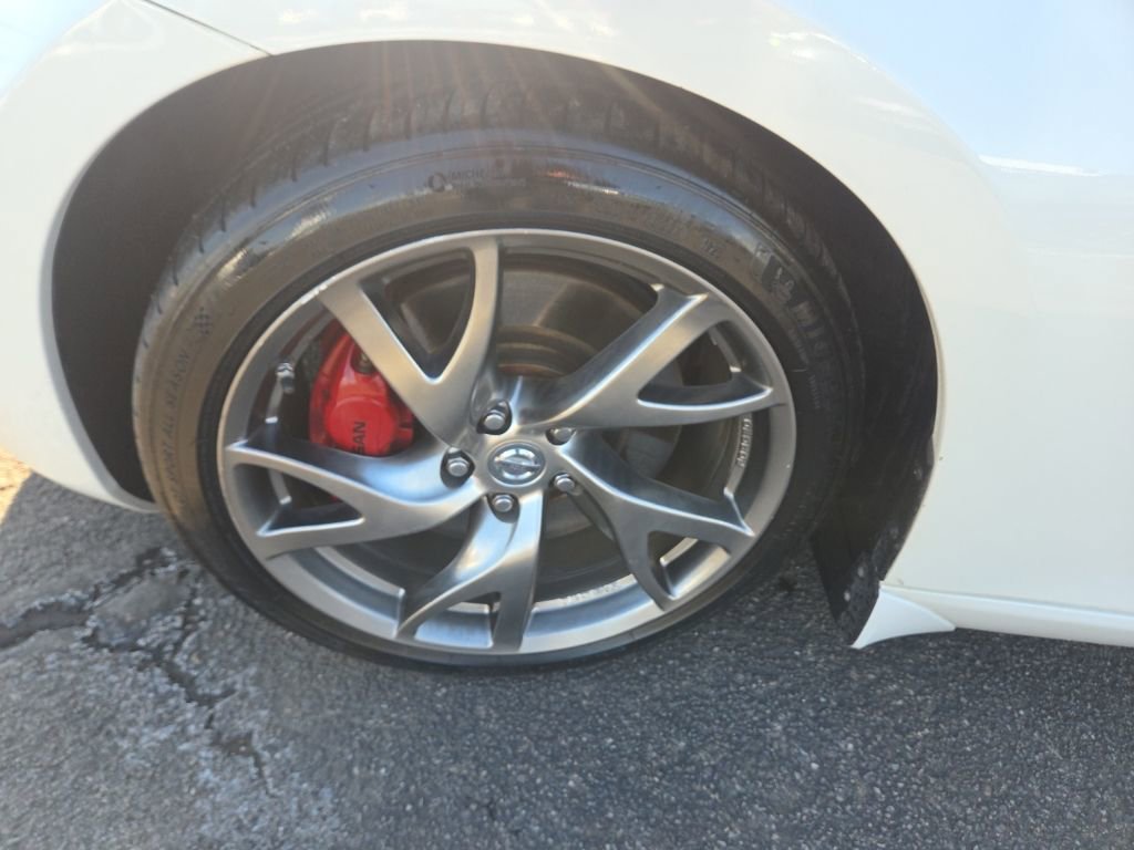 Used 2016 Nissan 370Z w/ Sport Package image 10