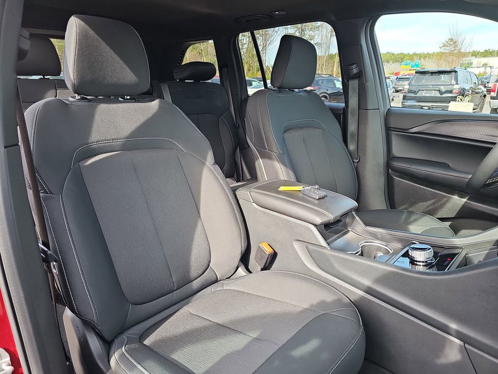 Used 2025 Jeep Grand Cherokee Laredo X w/ Luxury Tech Group I image 12