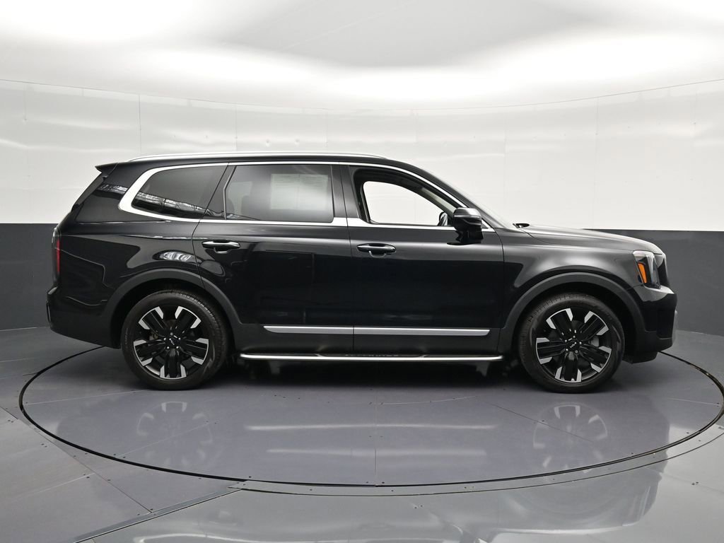 Used 2024 Kia Telluride SX w/ Towing Package FWD image 4