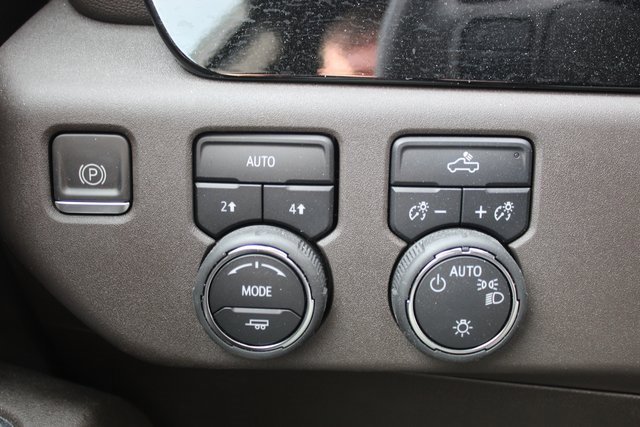 Used 2022 Chevrolet Silverado 1500 LT image 16