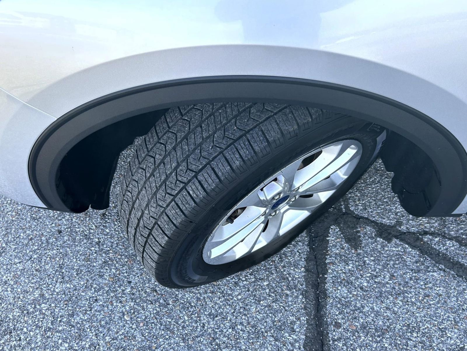 Used 2020 Ford Escape SE image 23