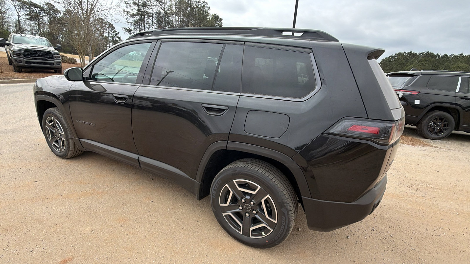 New 2026 Jeep Cherokee Laredo image 10