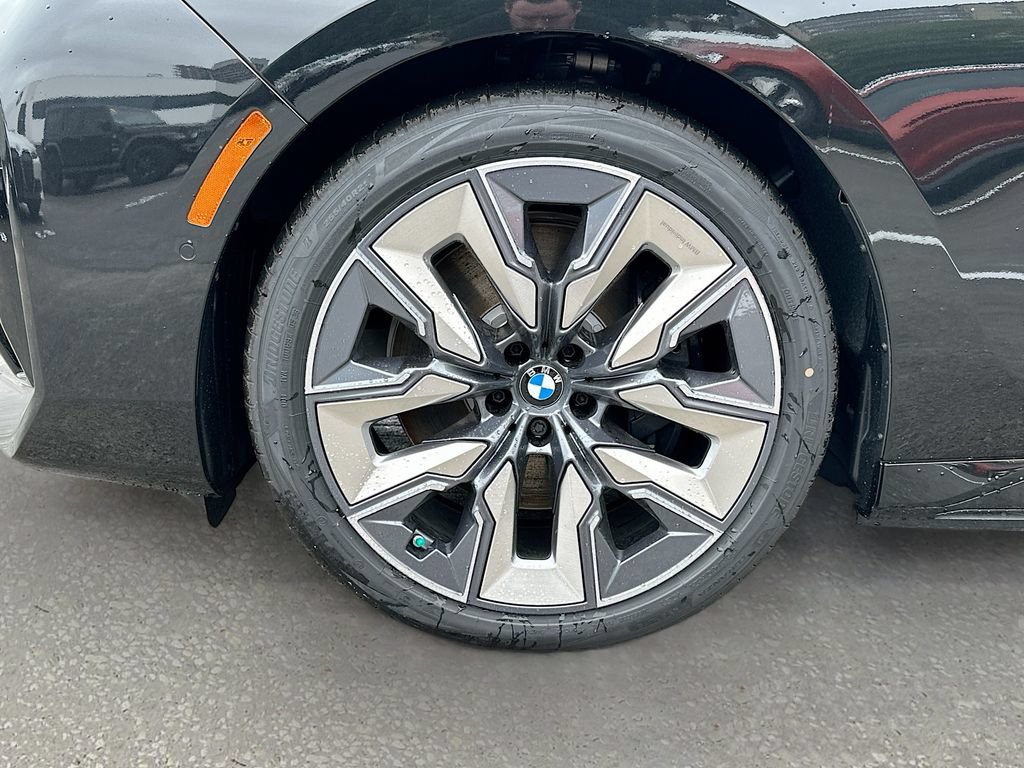 New 2026 BMW i7 xDrive60 w/ Premium Package AWD/4WD image 34