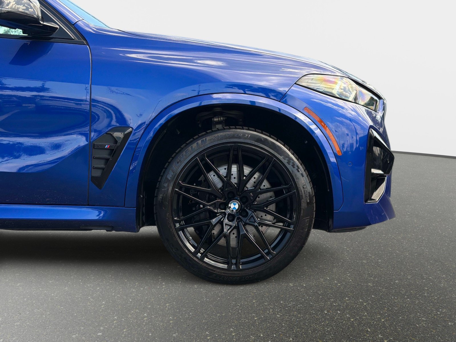 Used 2025 BMW X5 M Competition w/ Executive Package AWD/4WD image 22