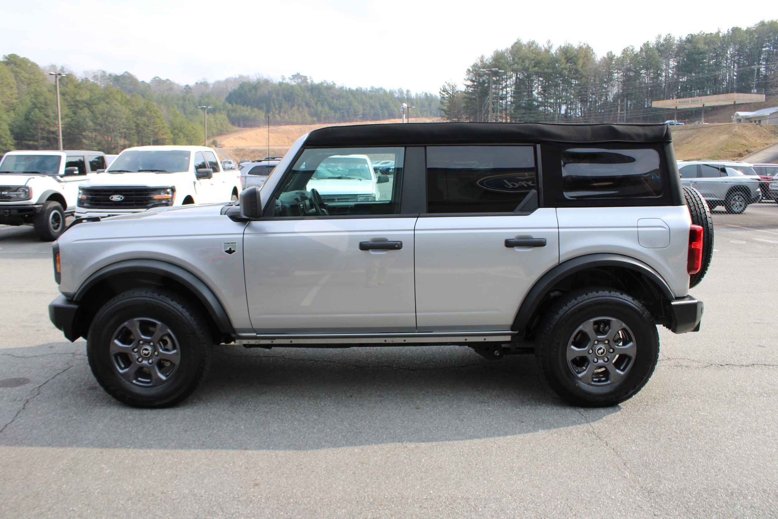Used 2023 Ford Bronco Big Bend image 6